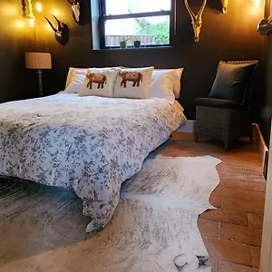 Guest house La Casa Rosa - Free Parking Close To Racecourse, Cheltenham