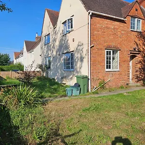 Guest house 87 Tennyson Road, Cheltenham